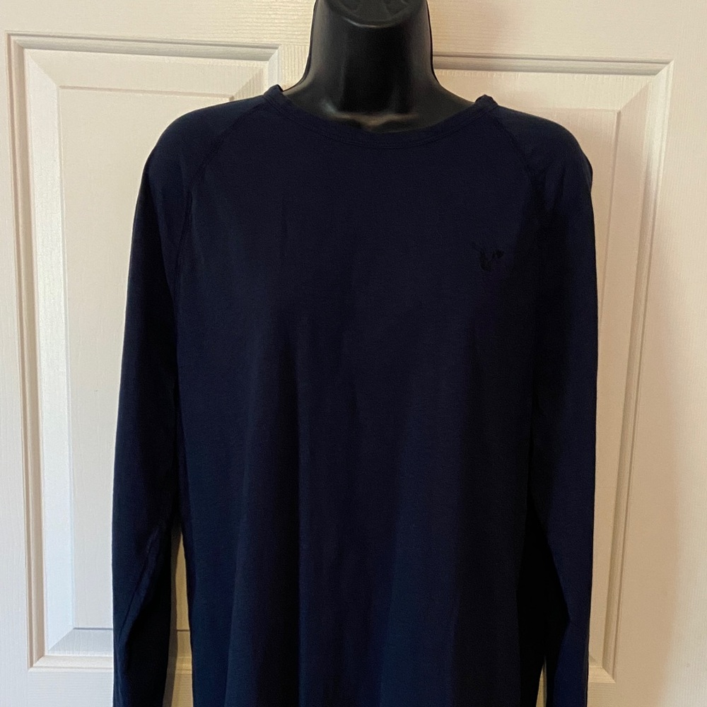 American Eagle Men’s navy blue long sleeve shirt